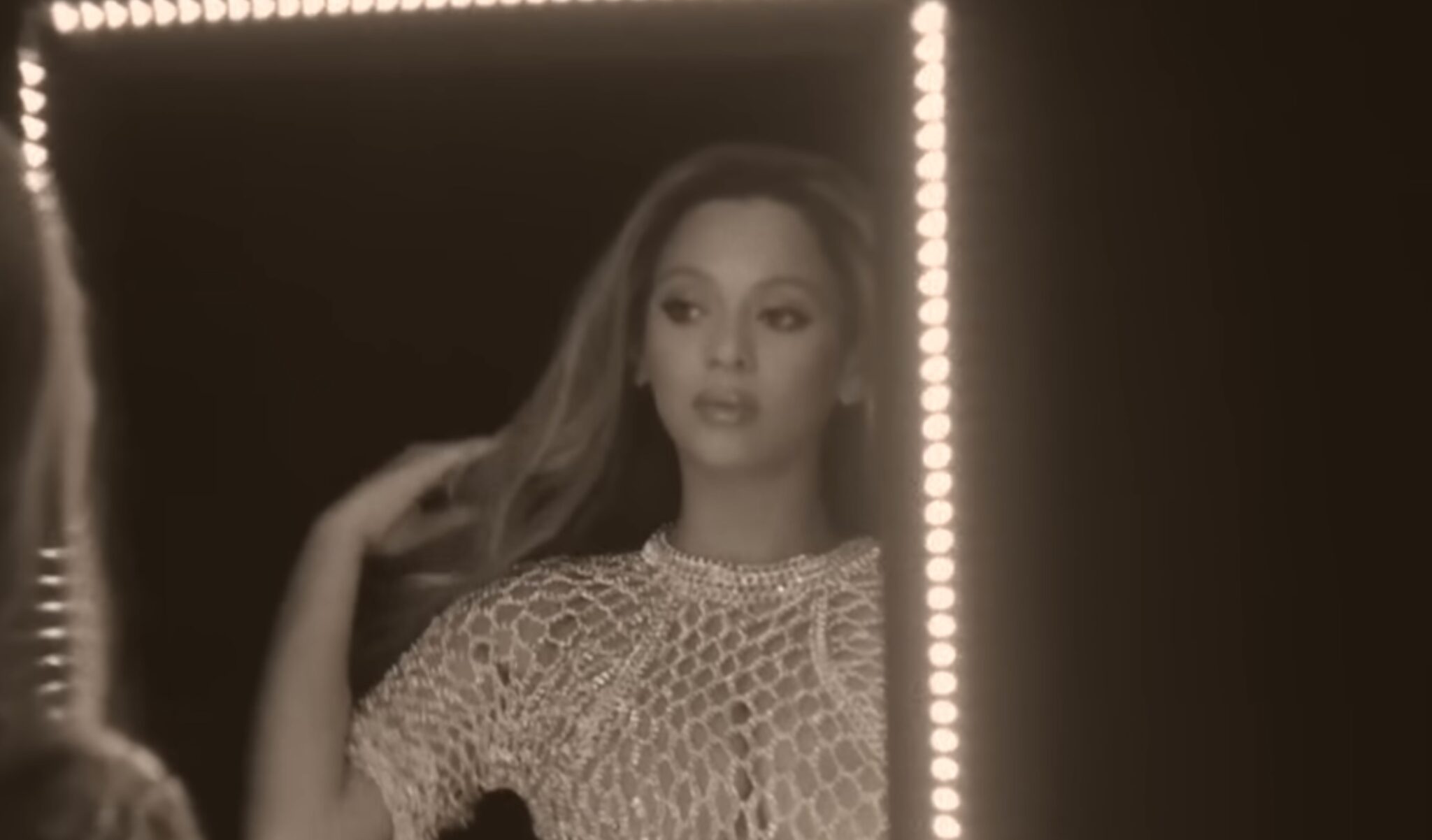 Beyoncé Upsets More Country Fans Rewrites Lyrics Of Dolly Parton